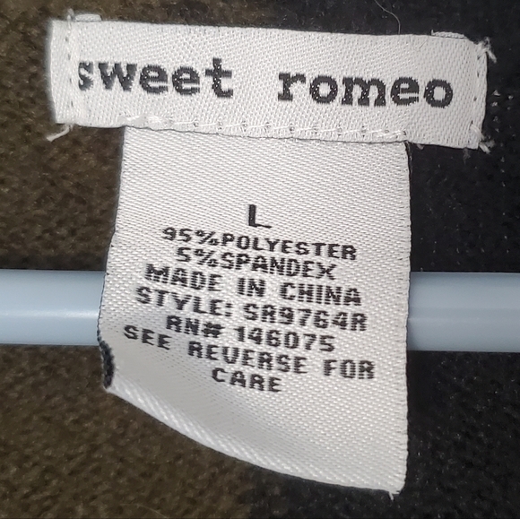 Sweet Romeo Womens Sweater Oversized Colorblock V Neck Olive Green Black Large - Picture 3 of 3